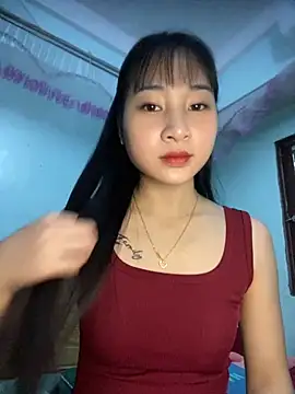 banlinh004 online show from November 10, 2025, 5:28 am