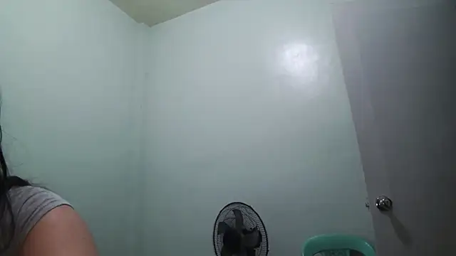 TeaseNPlease 13 online show from December 17, 2025, 9:43 pm