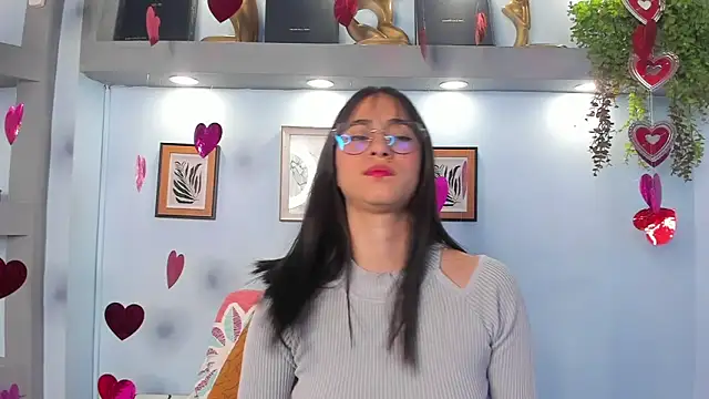 Alana Martinez  online show from February 9, 2026, 12:31 pm