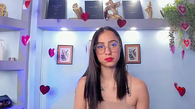 Alana Martinez  online show from February 12, 2026, 12:44 pm