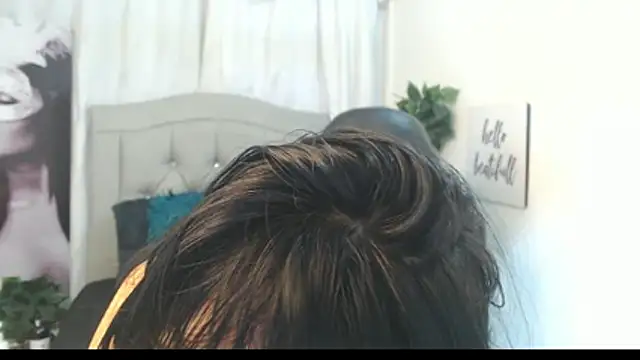 Snapshot of annyrusso chatting on December 3, 2025, 2:04 pm annyrusso online show from December 3, 2025, 2:04 pm