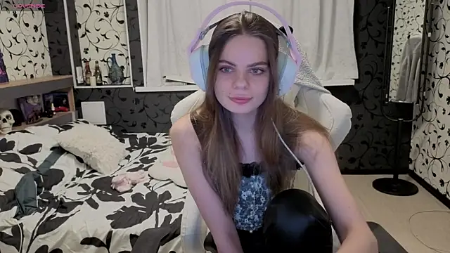 xAlisontiny online show from March 7, 2026, 8:50 pm