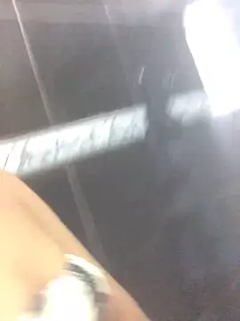 Lorennapires online show from April 19, 2026, 12:37 pm