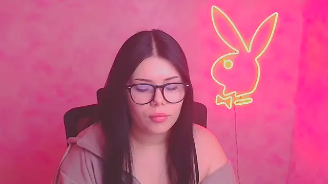 Mona Esty online show from November 12, 2025, 12:38 pm