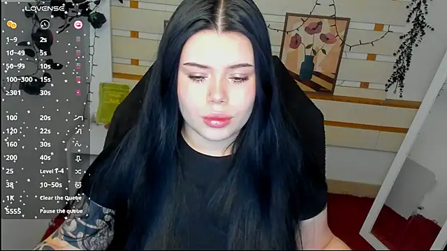 Snapshot of Mona_Esty chatting on May 6, 2026, 7:13 am Mona Esty online show from May 6, 2026, 7:13 am