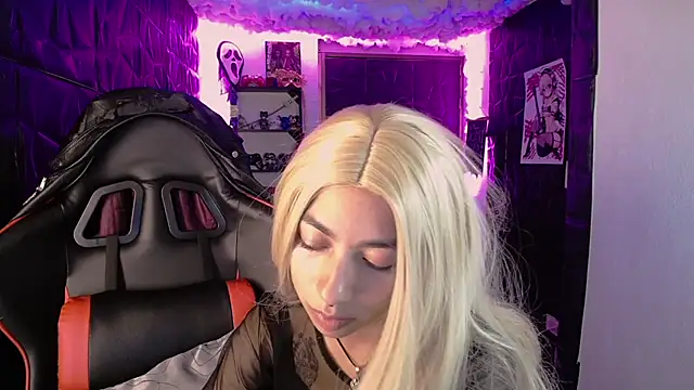 lunarichy22 online show from February 13, 2026, 7:54 pm