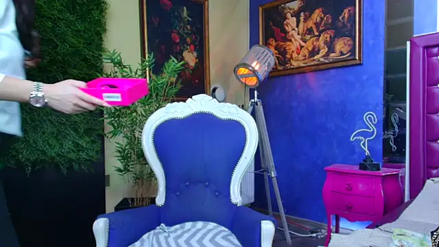 nicolepalmer online show from November 29, 2025, 10:51 am