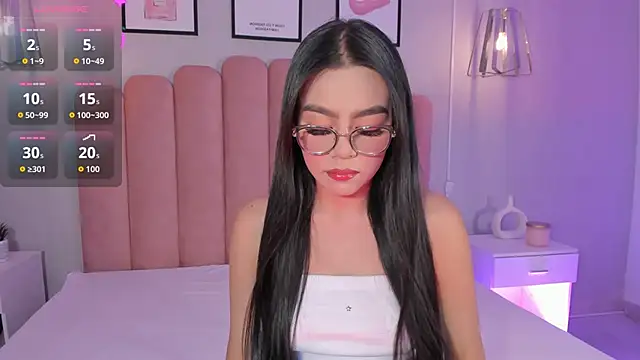 mara swan  online show from November 16, 2025, 4:12 pm