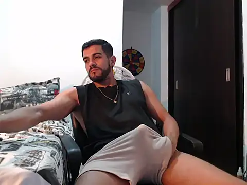 Jcolbi online show from April 14, 2026, 8:37 pm