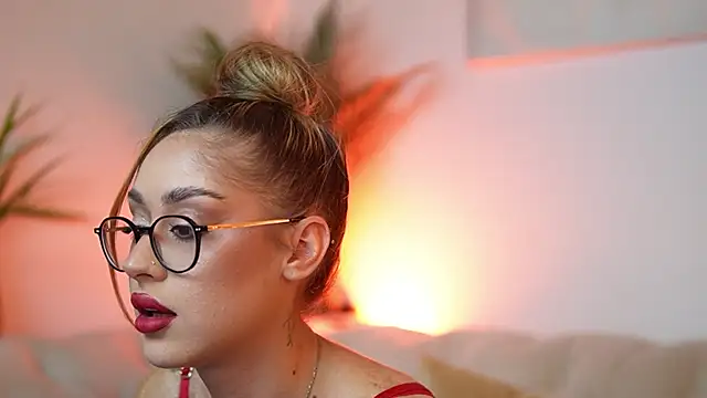 AileenKiss online show from October 14, 2025, 7:25 pm