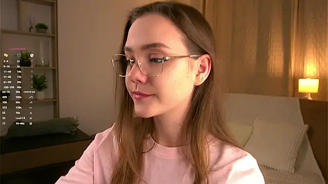 SweetSaraPie online show from February 15, 2026, 6:04 pm