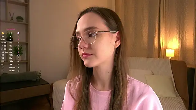 SweetSaraPie online show from April 10, 2026, 6:12 pm