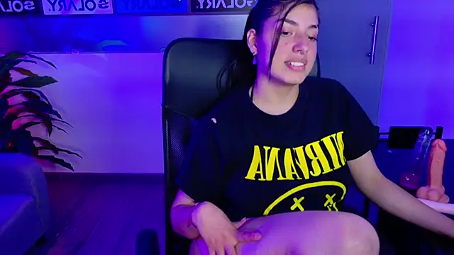 Violetta Swett  online show from October 27, 2025, 1:37 pm