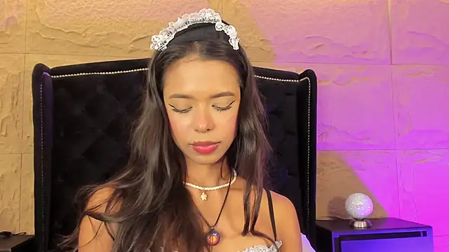 naomi hill1 online show from December 4, 2025, 10:18 pm