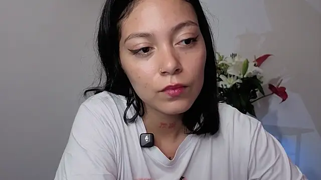 Qadeshoficial online show from April 16, 2026, 7:47 pm