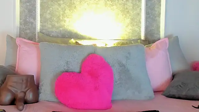  victoriaa  lois online show from October 25, 2025, 7:41 pm