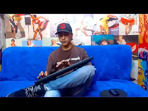 dazo vnzl12 online show from November 25, 2025, 1:22 pm