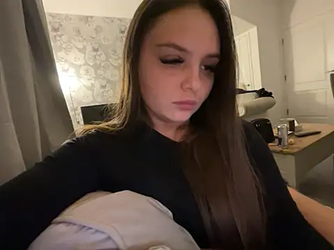 EllaStarrxxx online show from November 3, 2025, 12:13 am