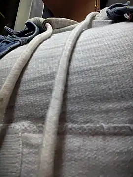 shannon kinne  online show from December 20, 2025, 3:02 am