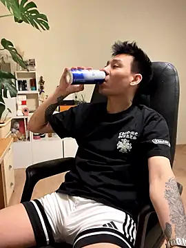 latava online show from November 1, 2025, 6:43 pm