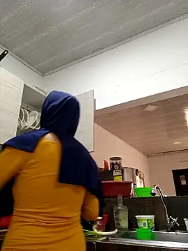 Aafsha  online show from December 5, 2025, 1:52 pm