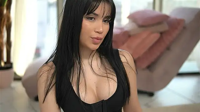 MysticLayla online show from April 6, 2026, 4:46 am