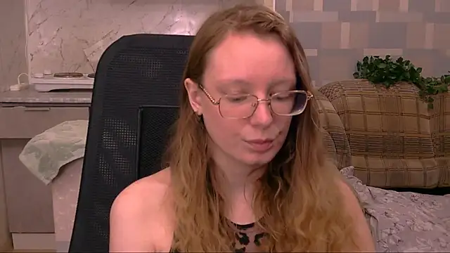 Meowewew online show from October 24, 2025, 3:52 pm