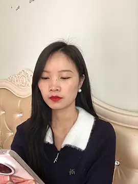 Snapshot of Mile-m chatting on February 11, 2026, 5:01 am Mile-m online show from February 11, 2026, 5:01 am