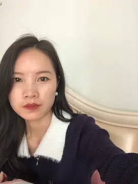 Snapshot of Mile-m chatting on February 12, 2026, 3:45 am Mile-m online show from February 12, 2026, 3:45 am