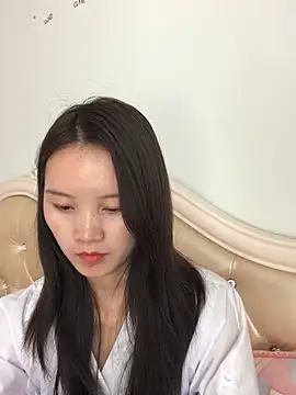 Mile-m online show from April 4, 2026, 3:49 am