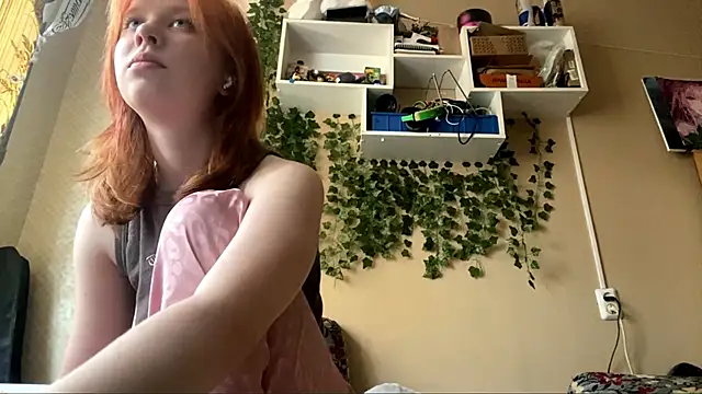 Snapshot of AnitaVanruiten chatting on October 6, 2025, 6:44 am AnitaVanruiten online show from October 6, 2025, 6:44 am