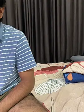 vickyandtania online show from December 1, 2025, 1:49 pm