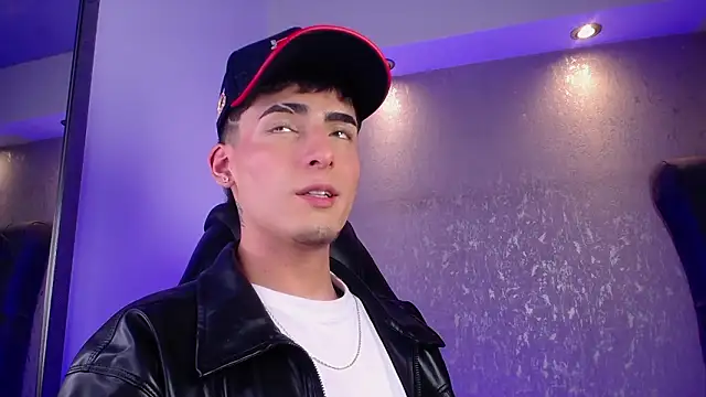 MateoMitchell online show from March 13, 2026, 4:19 am