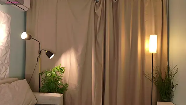 Playful Lia online show from November 10, 2025, 2:05 pm