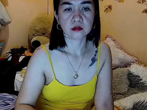 KissHott online show from February 8, 2026, 1:36 pm