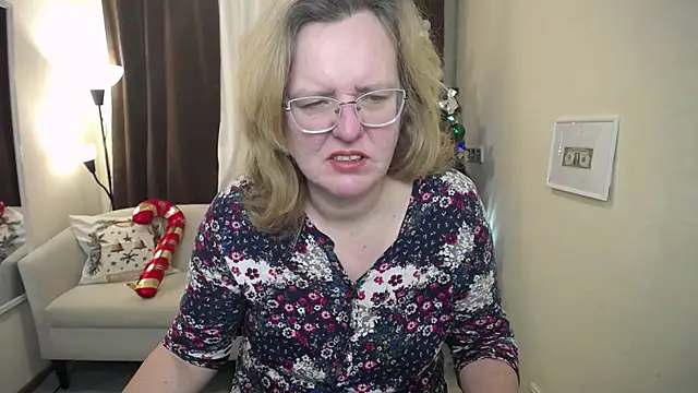 VestaWoody online show from November 30, 2025, 7:34 am