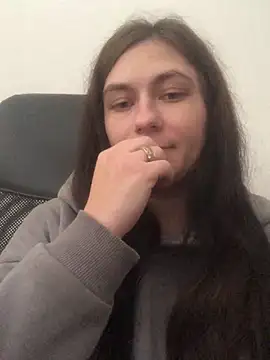 Twolatte1520 online show from November 4, 2025, 10:14 am