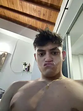 Snapshot of Monson_cl2 chatting on February 17, 2026, 2:19 am Monson cl2 online show from February 17, 2026, 2:19 am