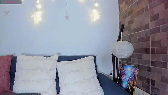 luna valen online show from February 3, 2026, 9:09 pm