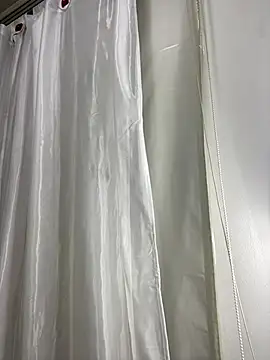 Rose monroee online show from April 4, 2026, 7:33 pm