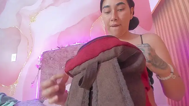 Malory  Jones online show from January 7, 2026, 6:54 pm