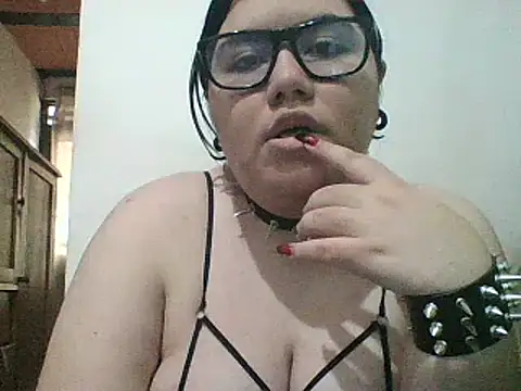 Snapshot of RubyRouge_2 chatting on October 30, 2025, 7:25 pm RubyRouge 2 online show from October 30, 2025, 7:25 pm