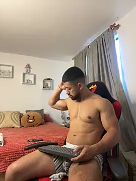 Ezzio Scolaro online show from November 25, 2025, 12:05 pm