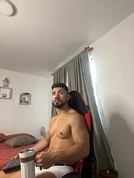 Ezzio Scolaro online show from February 24, 2026, 12:25 pm