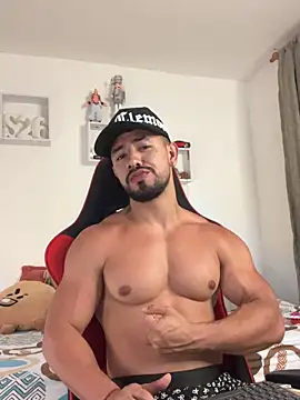 Ezzio Scolaro online show from April 12, 2026, 11:21 pm