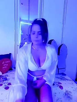 KRISZTIN1987 online show from October 8, 2025, 6:33 am