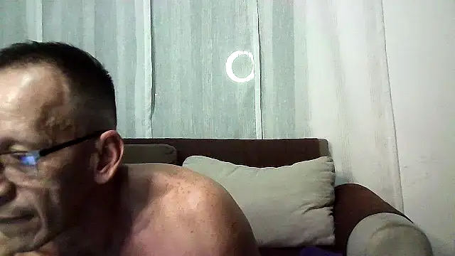  axelking  online show from February 21, 2026, 3:18 am