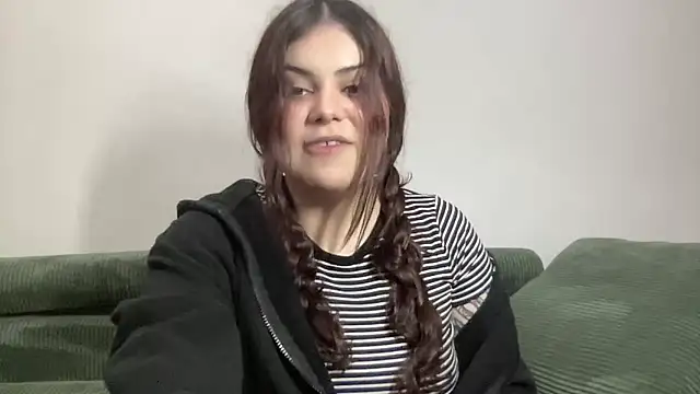 lilithsbetrayal online show from December 3, 2025, 1:24 am