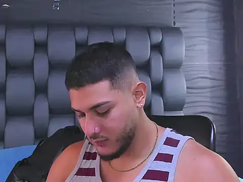 jasonshaw25 online show from November 7, 2025, 6:08 pm