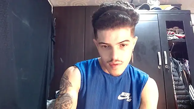 imsammytop online show from November 10, 2025, 9:41 am